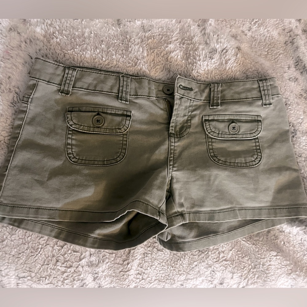 LEI shorts